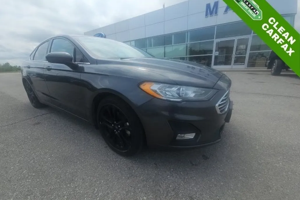 2019 Ford Fusion SE photo 1