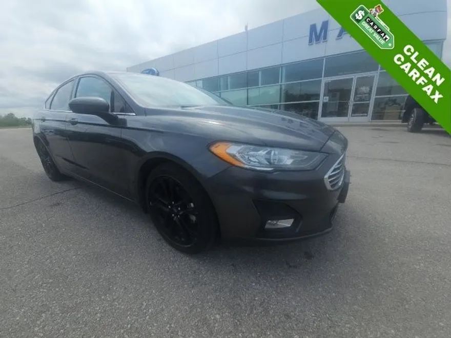 2019 Ford Fusion SE photo 1