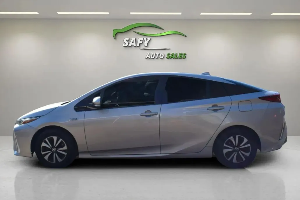 2018 Toyota Prius Prime Premium photo 1