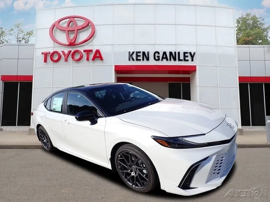 2025 Toyota Camry XSE photo 1