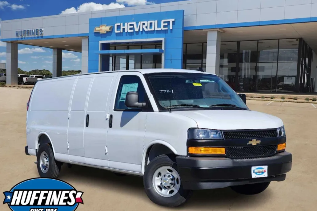 2025 Chevrolet Express Cargo 2500 photo 1