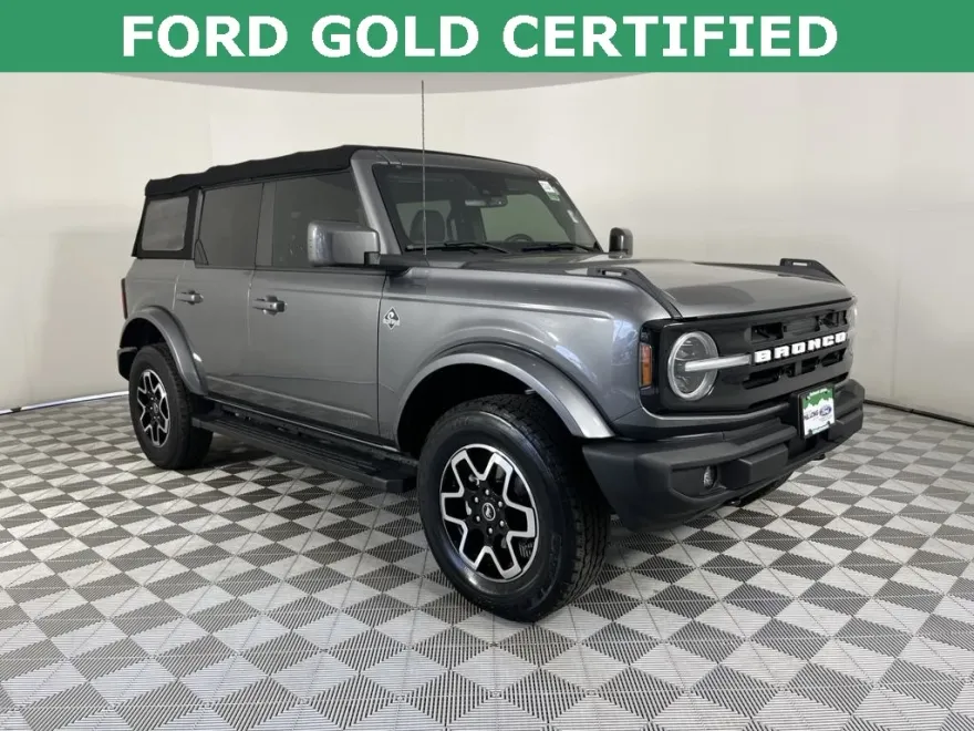 2022 Ford Bronco Outer Banks photo 1