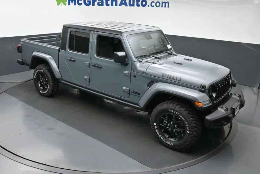 2025 Jeep Gladiator Willys photo 1