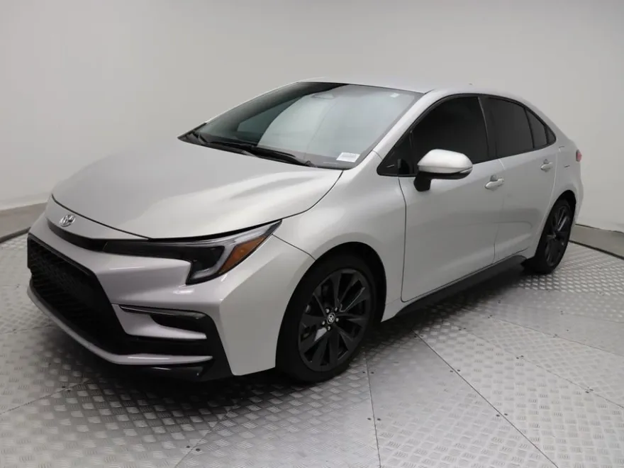 2024 Toyota Corolla SE photo 1