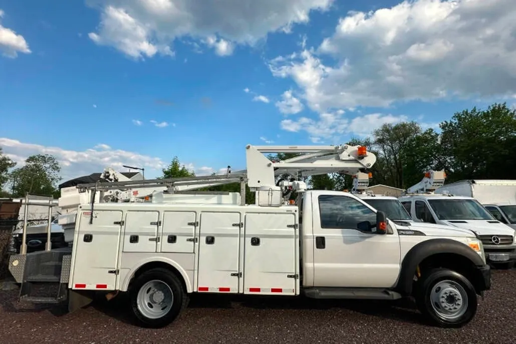 2012 Ford F-550 photo 1