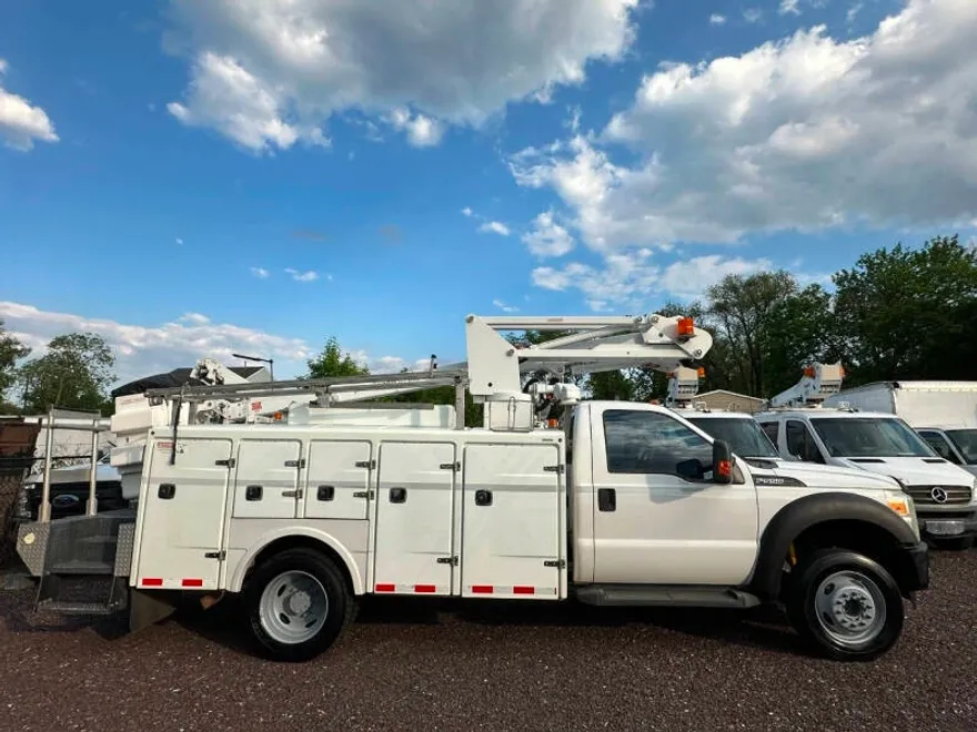 2012 Ford F-550 photo 1