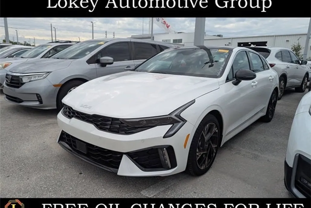 2025 Kia K5 GT-Line photo 1