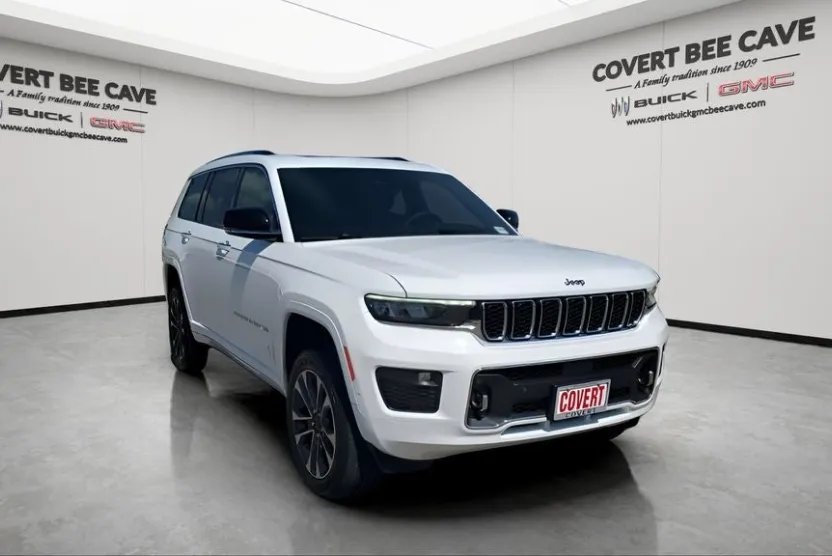 2023 Jeep Grand Cherokee Overland photo 1