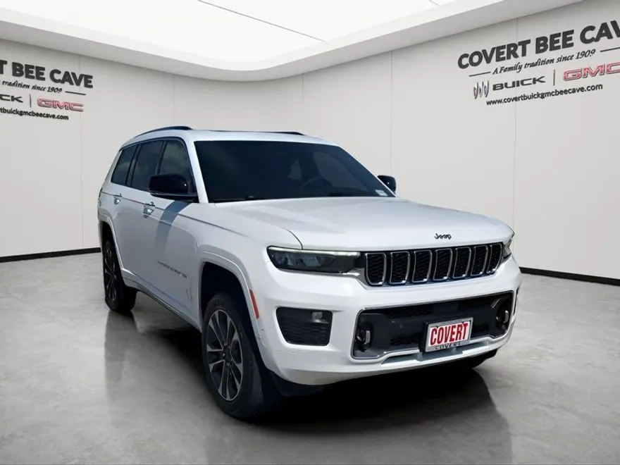 2023 Jeep Grand Cherokee Overland photo 1