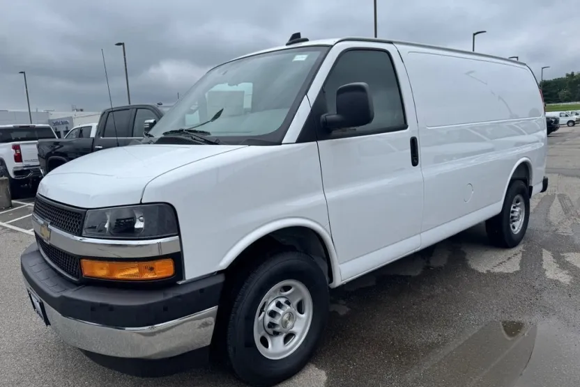 2025 Chevrolet Express Cargo Van photo 1