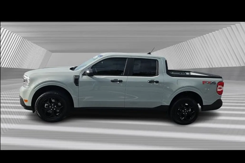 2024 Ford Maverick XLT photo 1