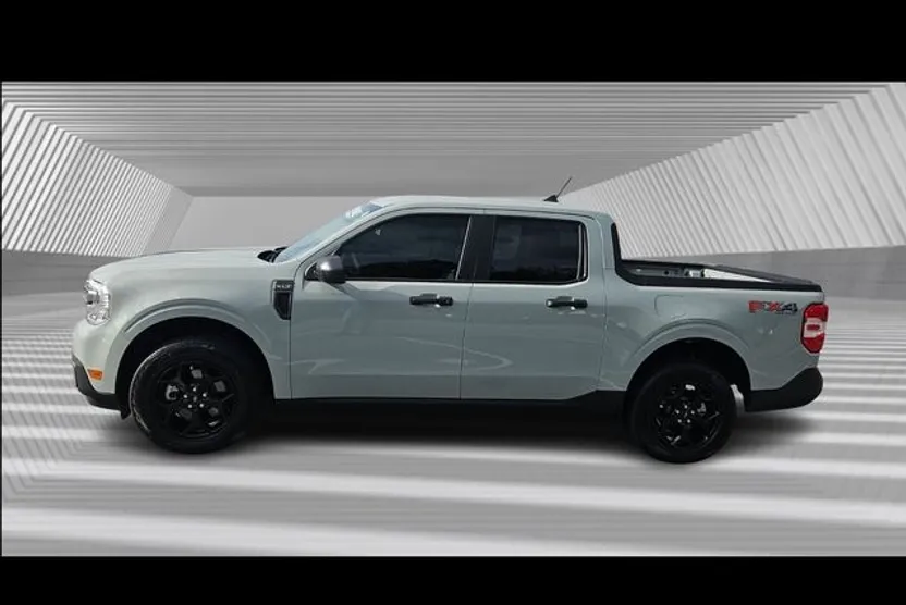 2024 Ford Maverick XLT photo 1