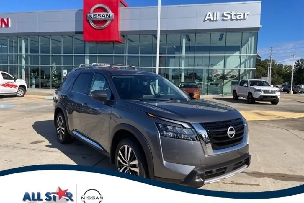 2025 Nissan Pathfinder Platinum photo 1
