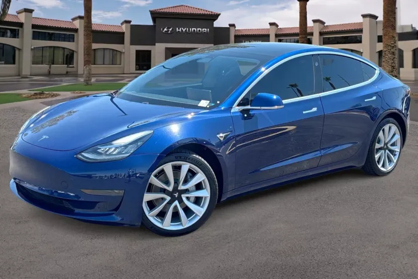 2020 Tesla Model 3 Standard Range Plus photo 1