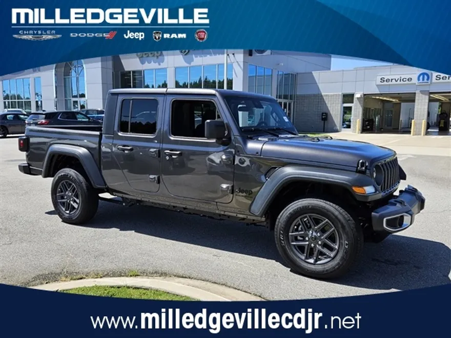 2025 Jeep Gladiator Sport S photo 1
