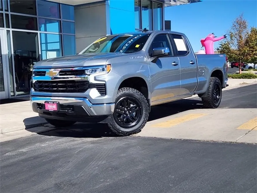 2025 Chevrolet Silverado 1500 LT photo 1