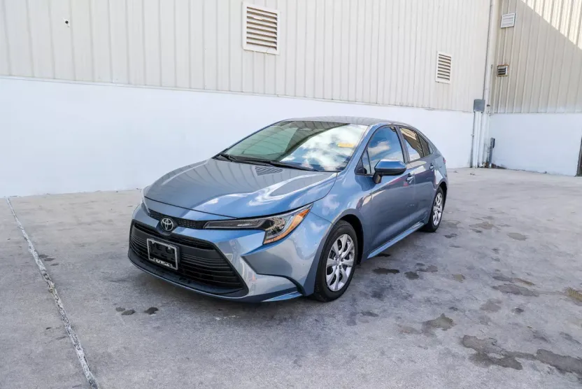 2024 Toyota Corolla LE photo 1