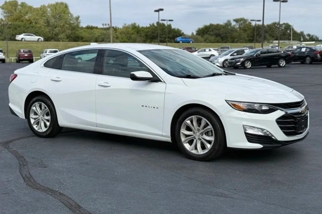 2021 Chevrolet Malibu 1LT photo 1