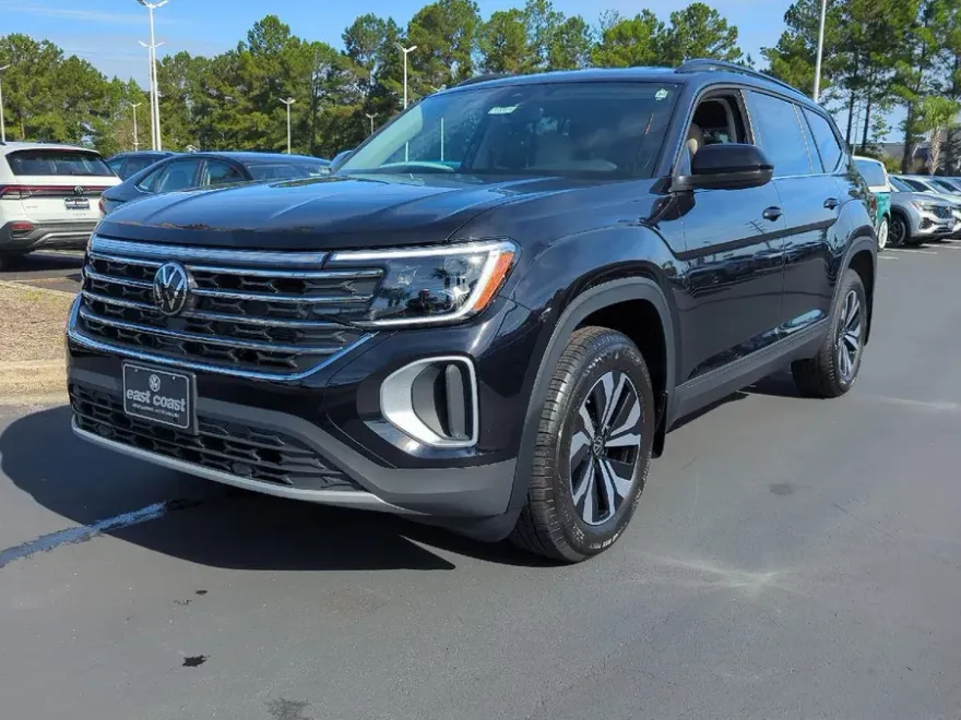 2026 Volkswagen Atlas SE photo 1