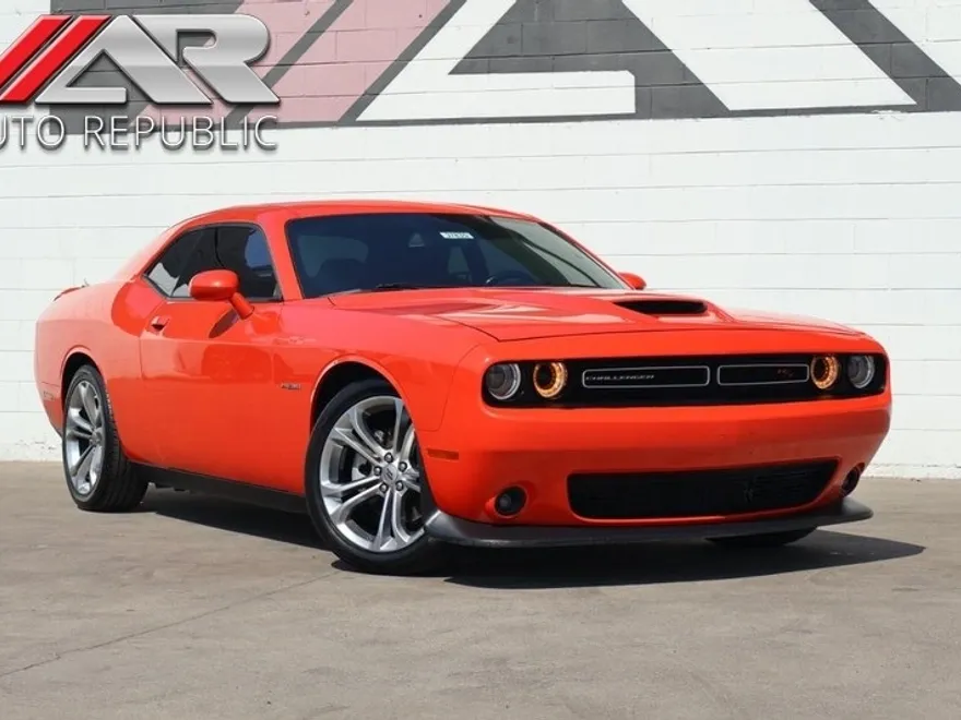 2022 Dodge Challenger R/T photo 1