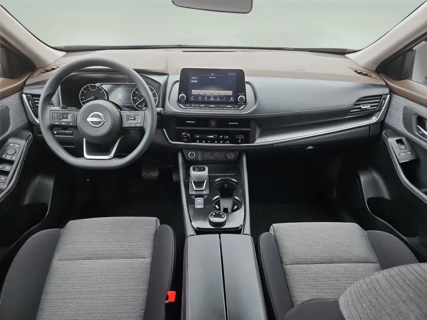 2023 Nissan Rogue SV photo 1
