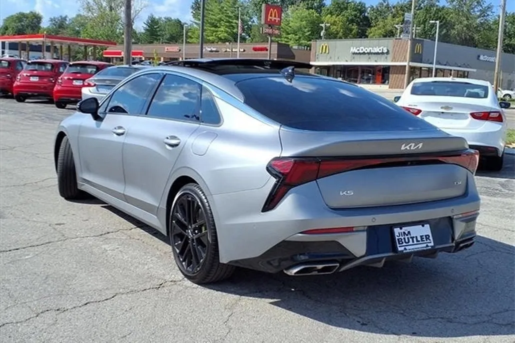 2025 Kia K5 GT photo 1
