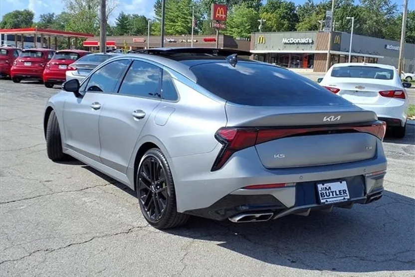2025 Kia K5 GT photo 1