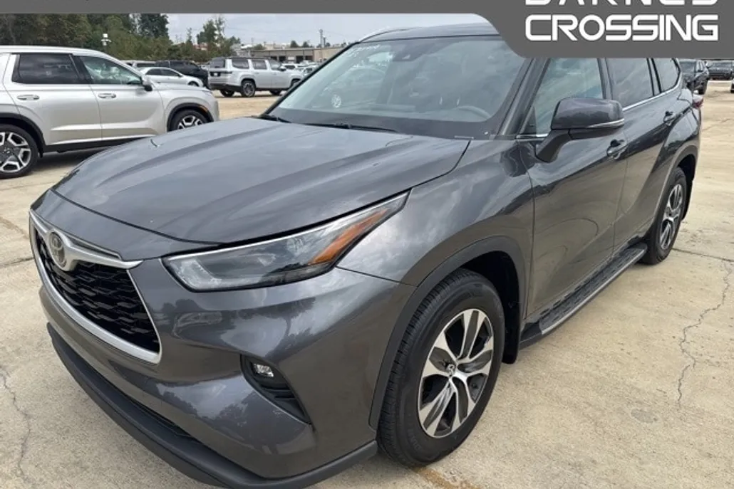 2022 Toyota Highlander XLE photo 1
