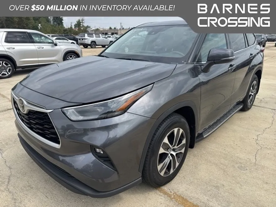 2022 Toyota Highlander XLE photo 1