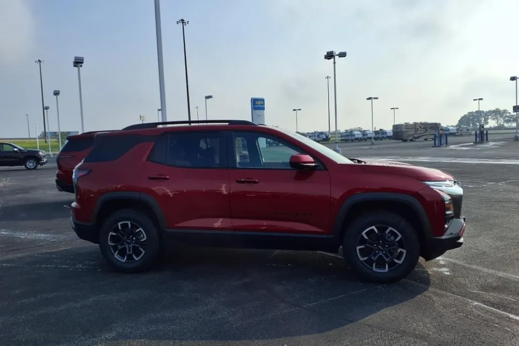 2026 Chevrolet Equinox ACTIV photo 1