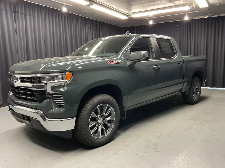 2026 Chevrolet Silverado 1500 LT photo 1