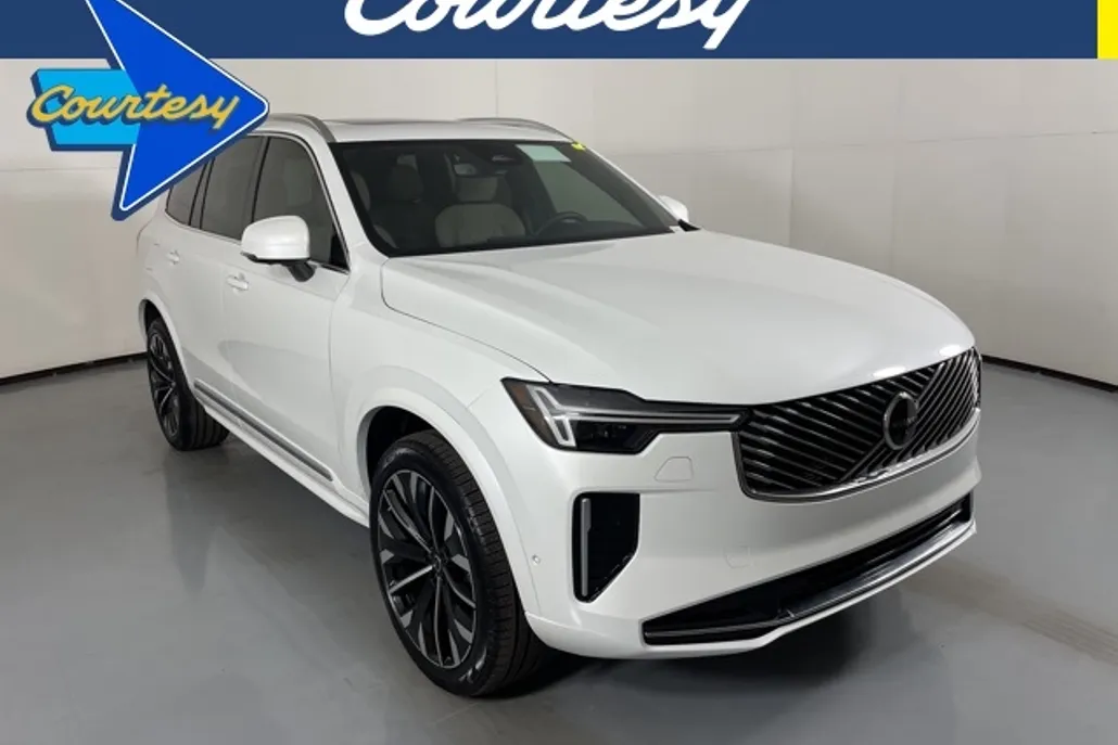 2026 Volvo XC90 AWD Plus photo 1