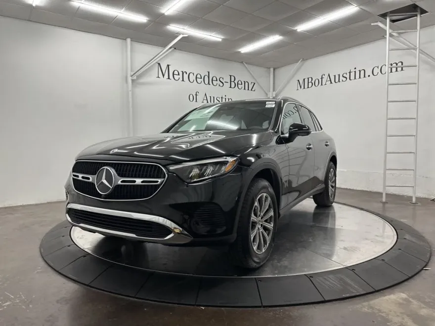 2025 Mercedes Benz GLC 300 photo 1