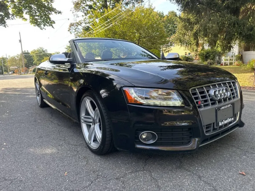 2011 Audi S5 Prestige photo 1