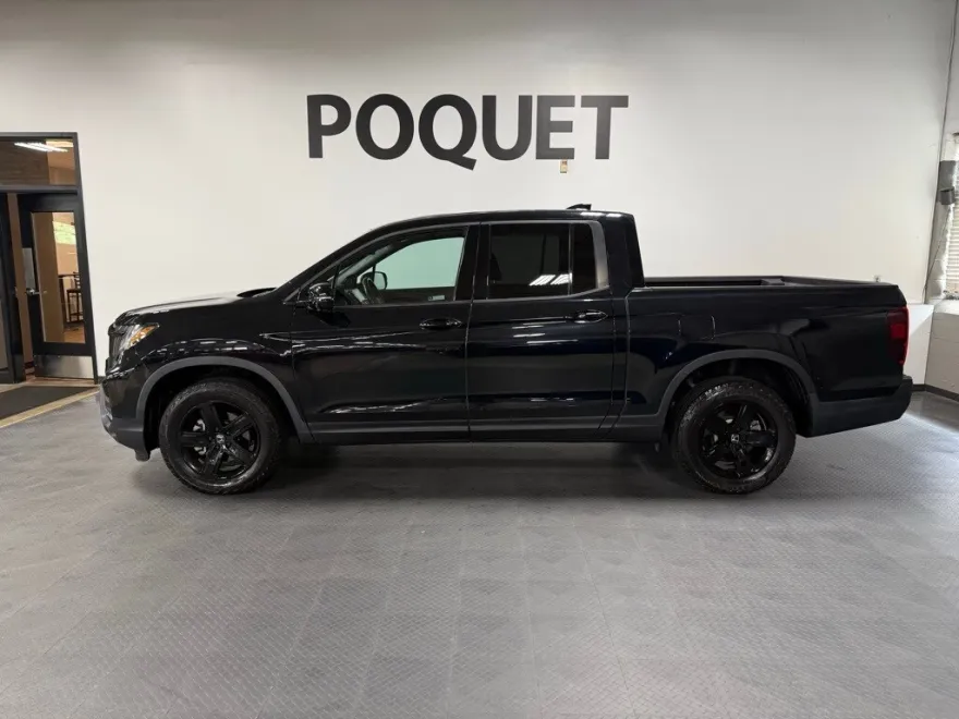 2021 Honda Ridgeline Black Edition photo 1