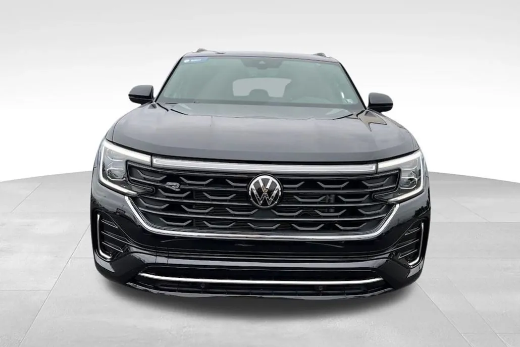 2024 Volkswagen Atlas Cross Sport SEL R-Line photo 1