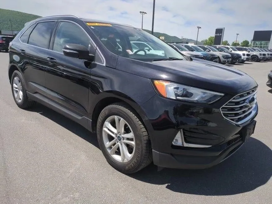 2020 Ford Edge SEL photo 1