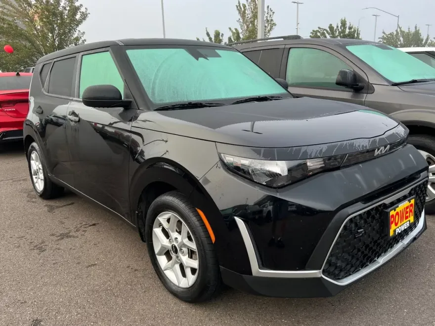 2023 Kia Soul S photo 1