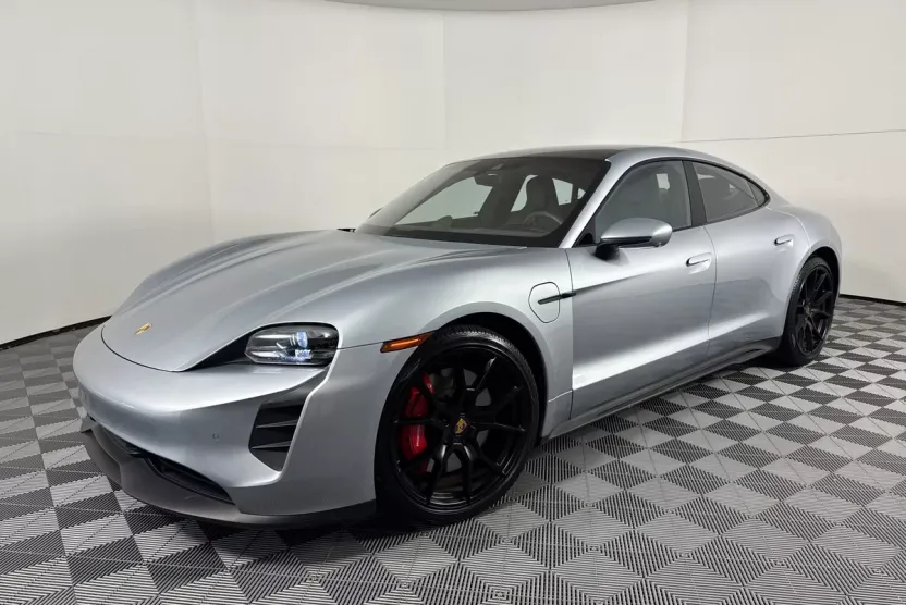 2022 Porsche Taycan GTS photo 1
