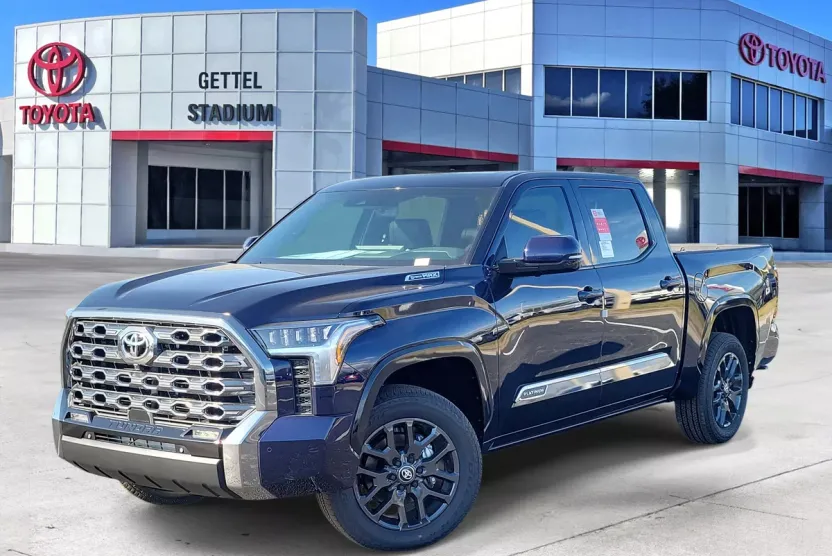 2025 Toyota Tundra Platinum photo 1