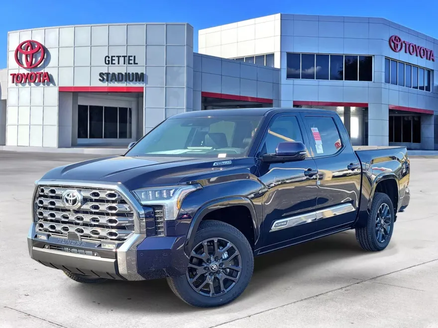 2025 Toyota Tundra Platinum photo 1