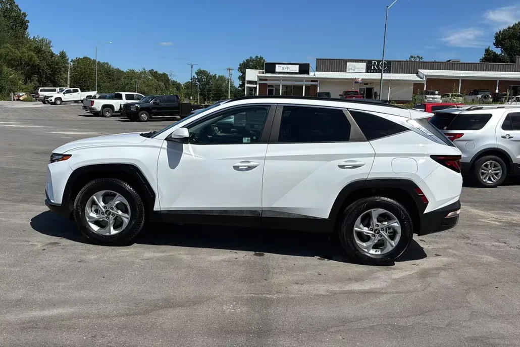 2024 Hyundai Tucson SEL photo 1