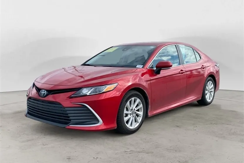 2023 Toyota Camry LE photo 1