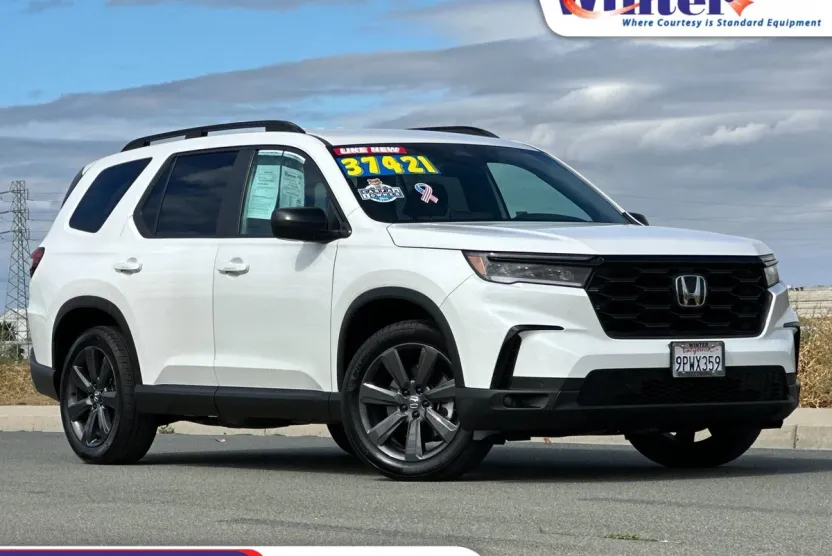 2025 Honda Pilot Sport photo 1