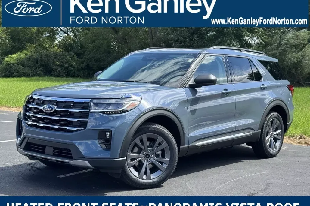 2025 Ford Explorer photo 1