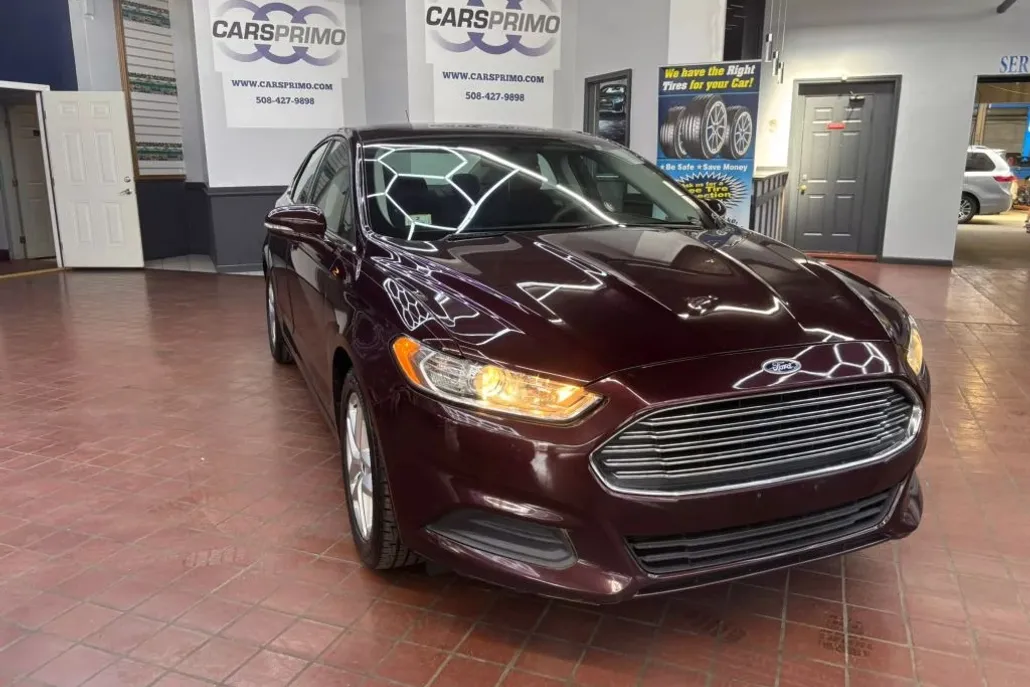 2013 Ford Fusion SE photo 1