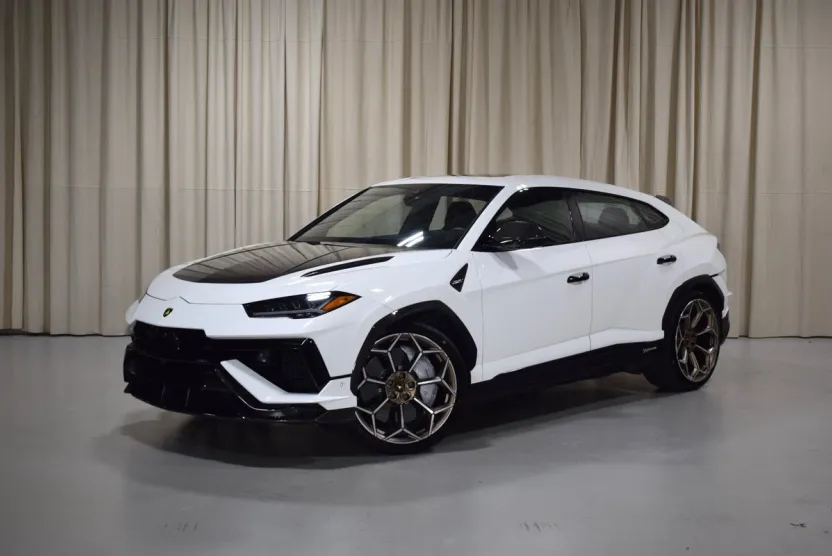2024 Lamborghini Urus Performante photo 1