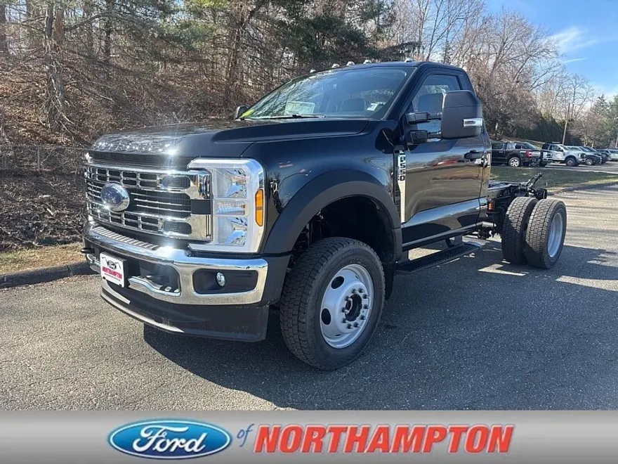2025 Ford F-550 XL photo 1