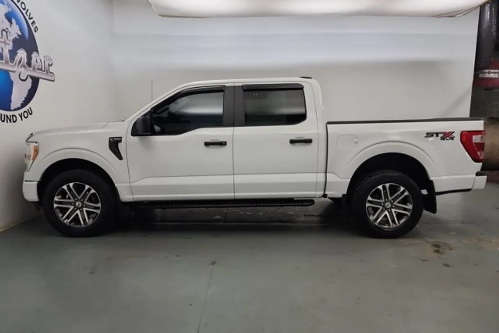 2022 Ford F-150 XL photo 1