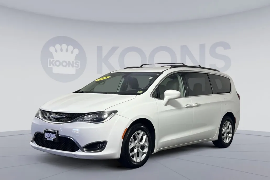 2018 Chrysler Pacifica Touring Plus photo 1